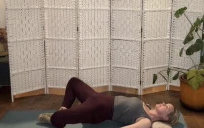 30 min yoga class for tight hips